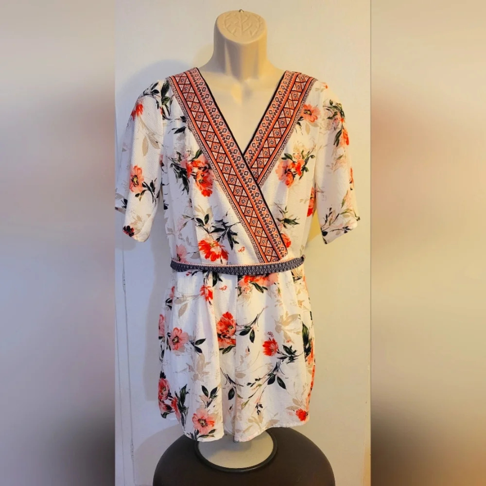 Three‎ Pink Hearts Floral Romper Size Large EUC